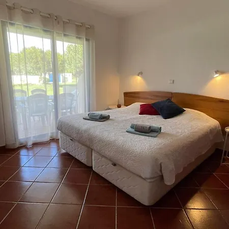 Apartament Superb With Patio And Direct Access To Pool Alvor