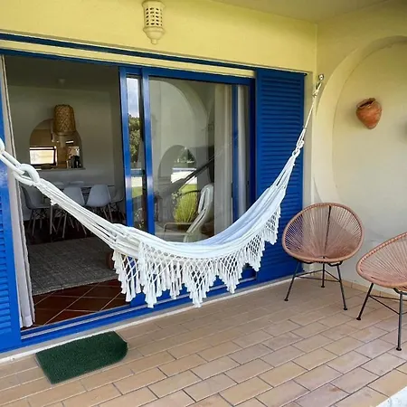 Superb With Patio And Direct Access To Pool דירה *
